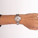 b48313382_worn1.webp