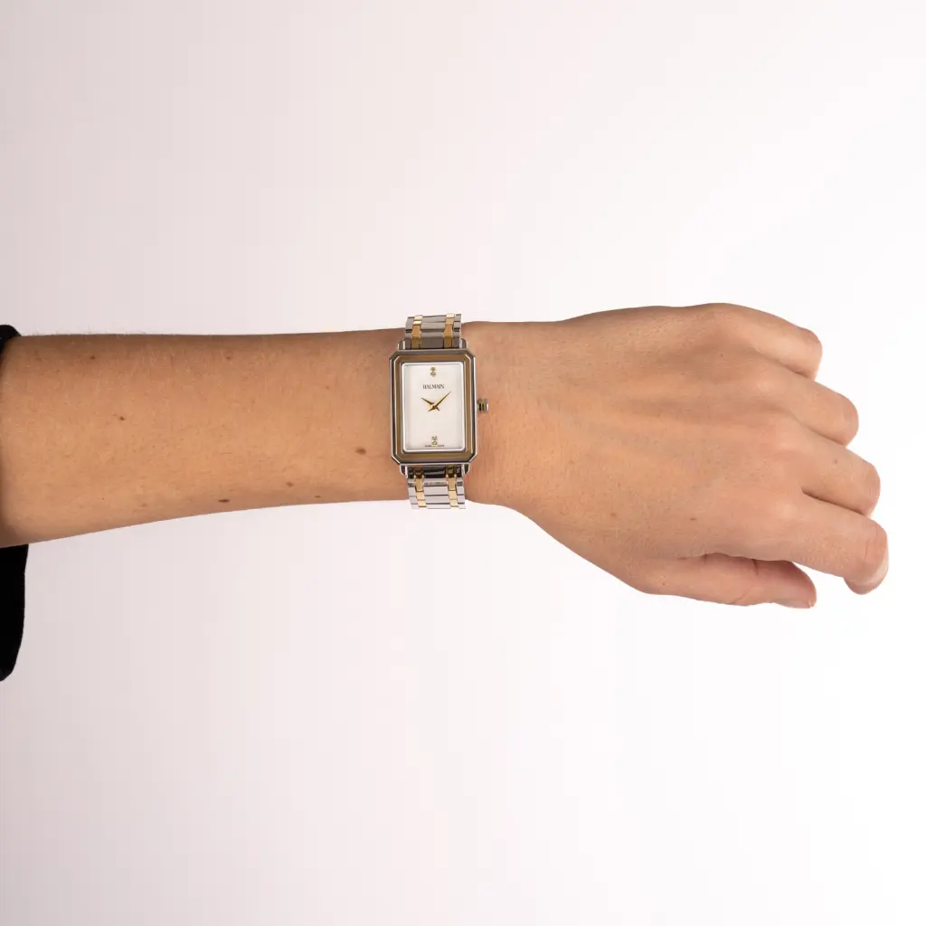 B43823987Worn11 (2).webp