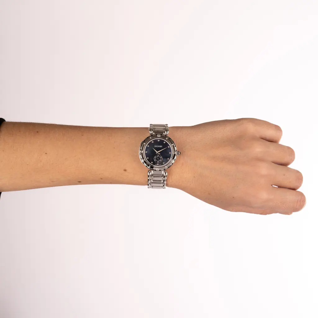 B45513365-Worn11 (2).webp